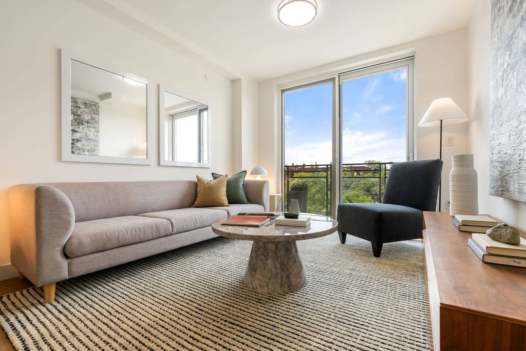 Immediate Occupancy Brand New Construction Parking amp ; Storage Available Welcome to Ocean 24, a thoughtfully designed new development offering 24 residences along the scenic, tree lined boulevard of Ocean ...