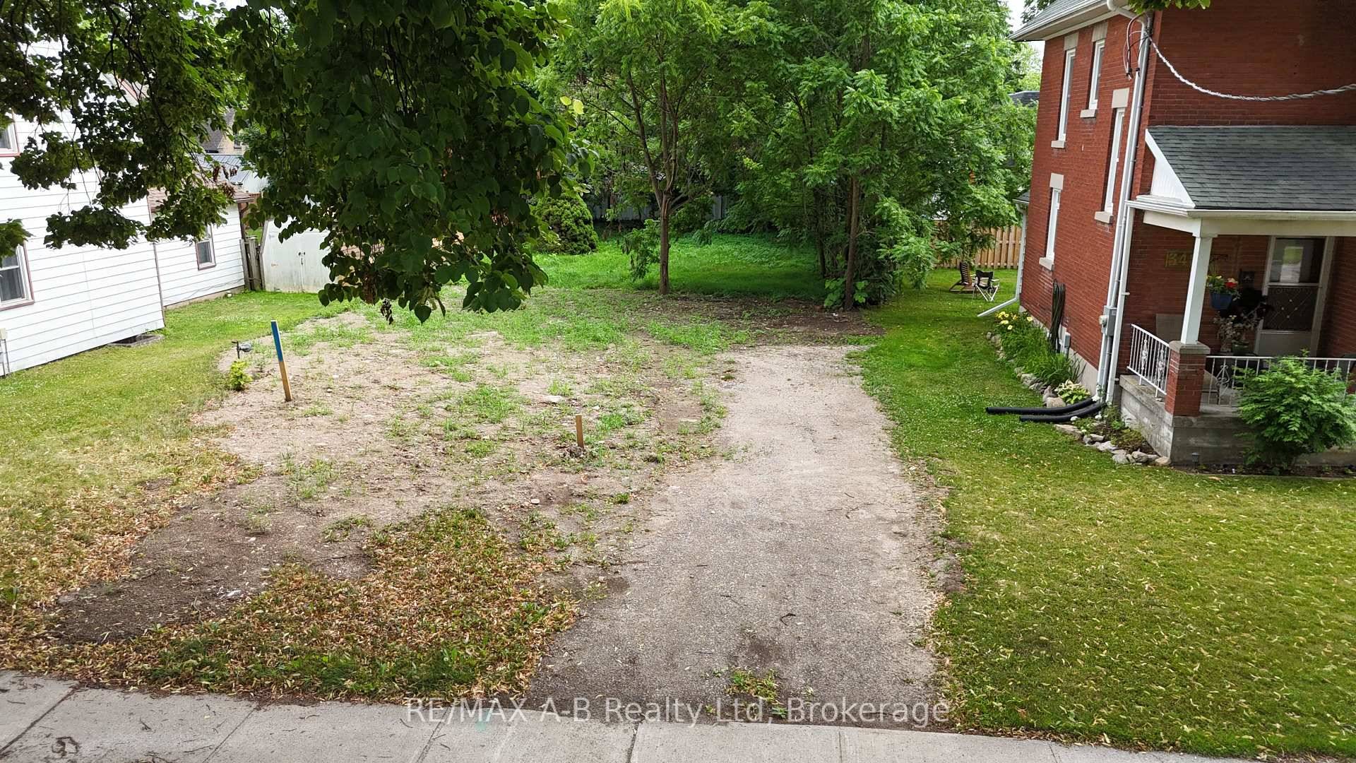 Opportunity to build your dream home on a 50' x 150' vacant lot just steps from downtown and close to all amenities.