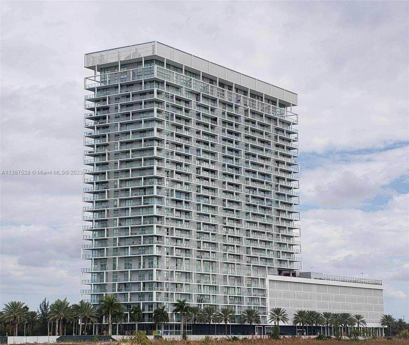 Stunning Unit in METROPICA Tower One, at 16th Floor.