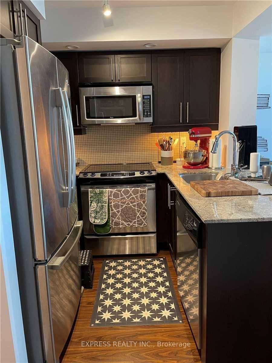Over 800 Sf Luxurious two bedroom loft unit w North view.