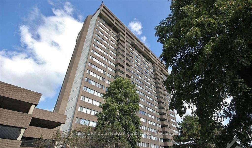 Welcome to Strathmore Towers, a charming and well maintained condo building in an unbeatable location !