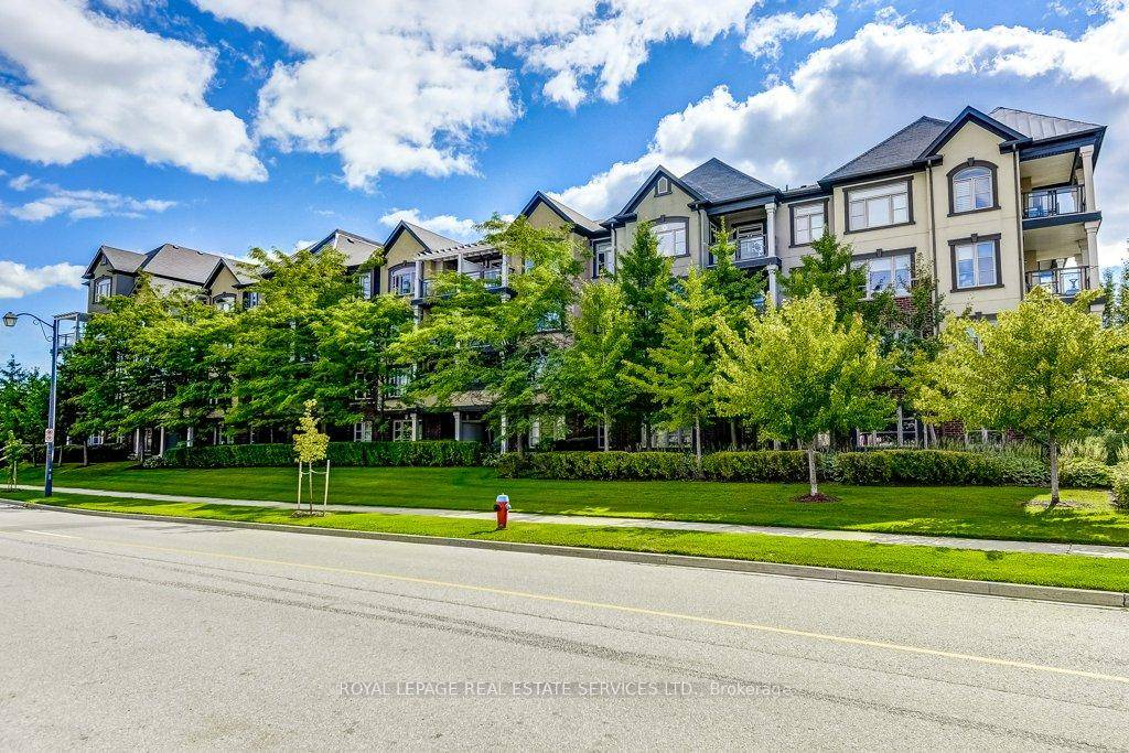 Bright and spacious 1 bedroom condo in sought after Alton Village, Northeast Burlington.