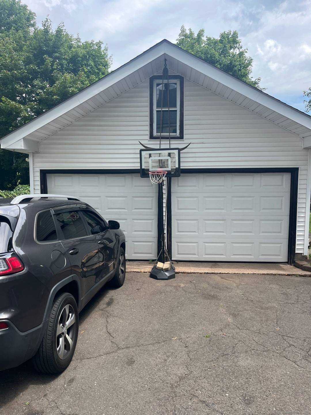 Rare ! East side Duplex with 3 Bedrooms in each unit !