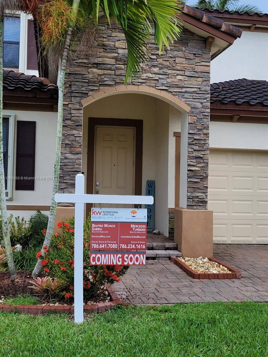 Great home located in Homestead's Capri at Oasis Community.