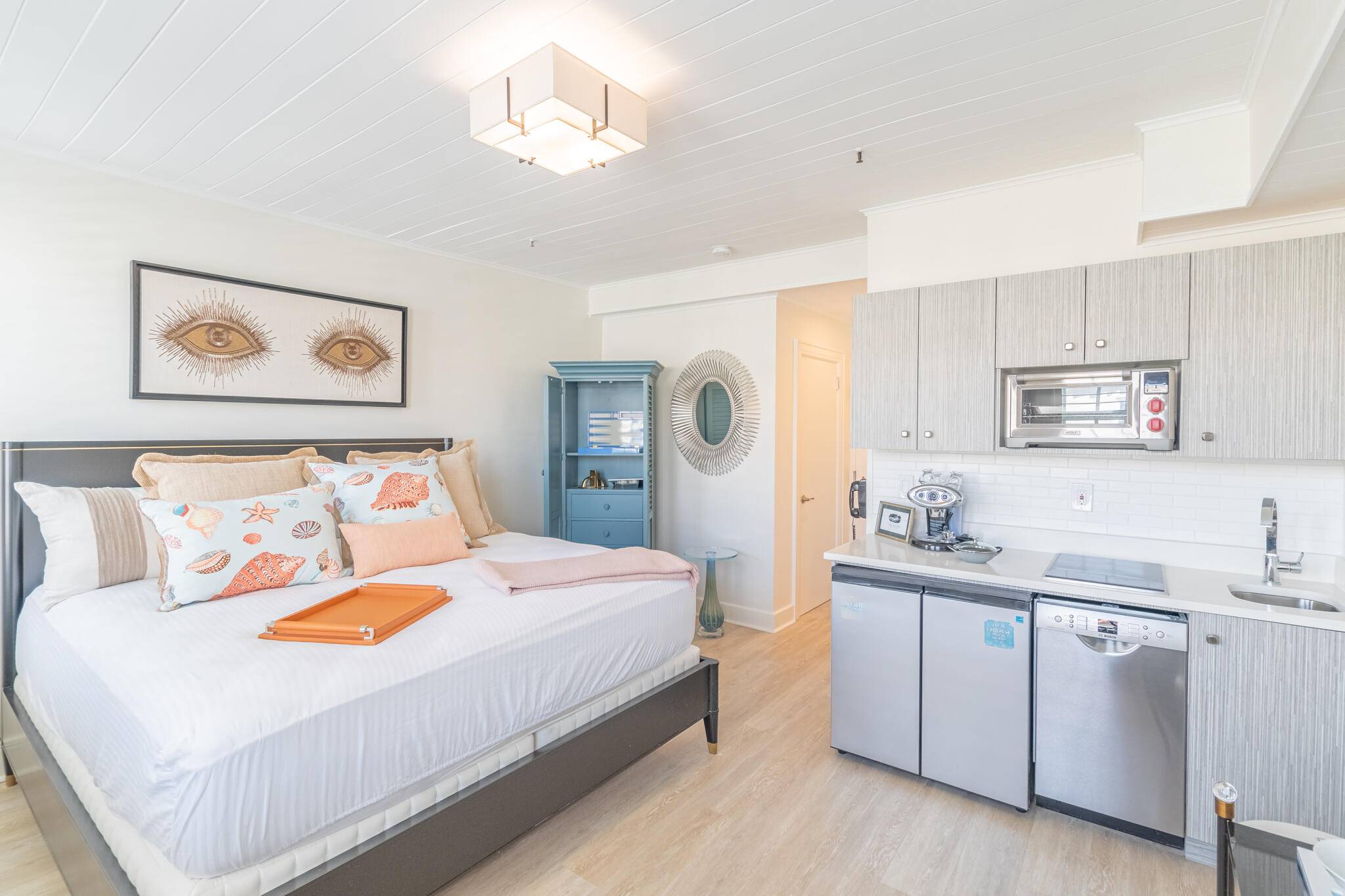 Immerse yourself in the elegance and charm of Palm Beach with this Delightful Studio Retreat in the Prestigious Palm Beach Hotel Condo Available Seasonally for 4, 800 a month and ...