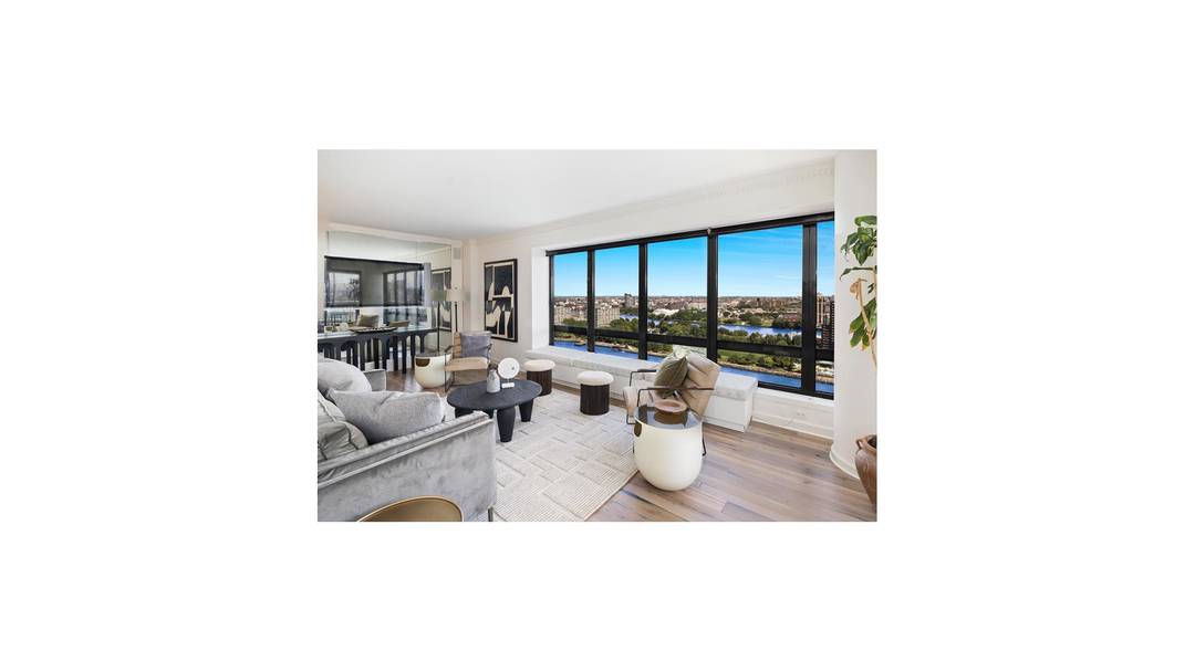 Brand new listing 3 bedrooms 3 bathrooms on a high floor with direct river and city views.