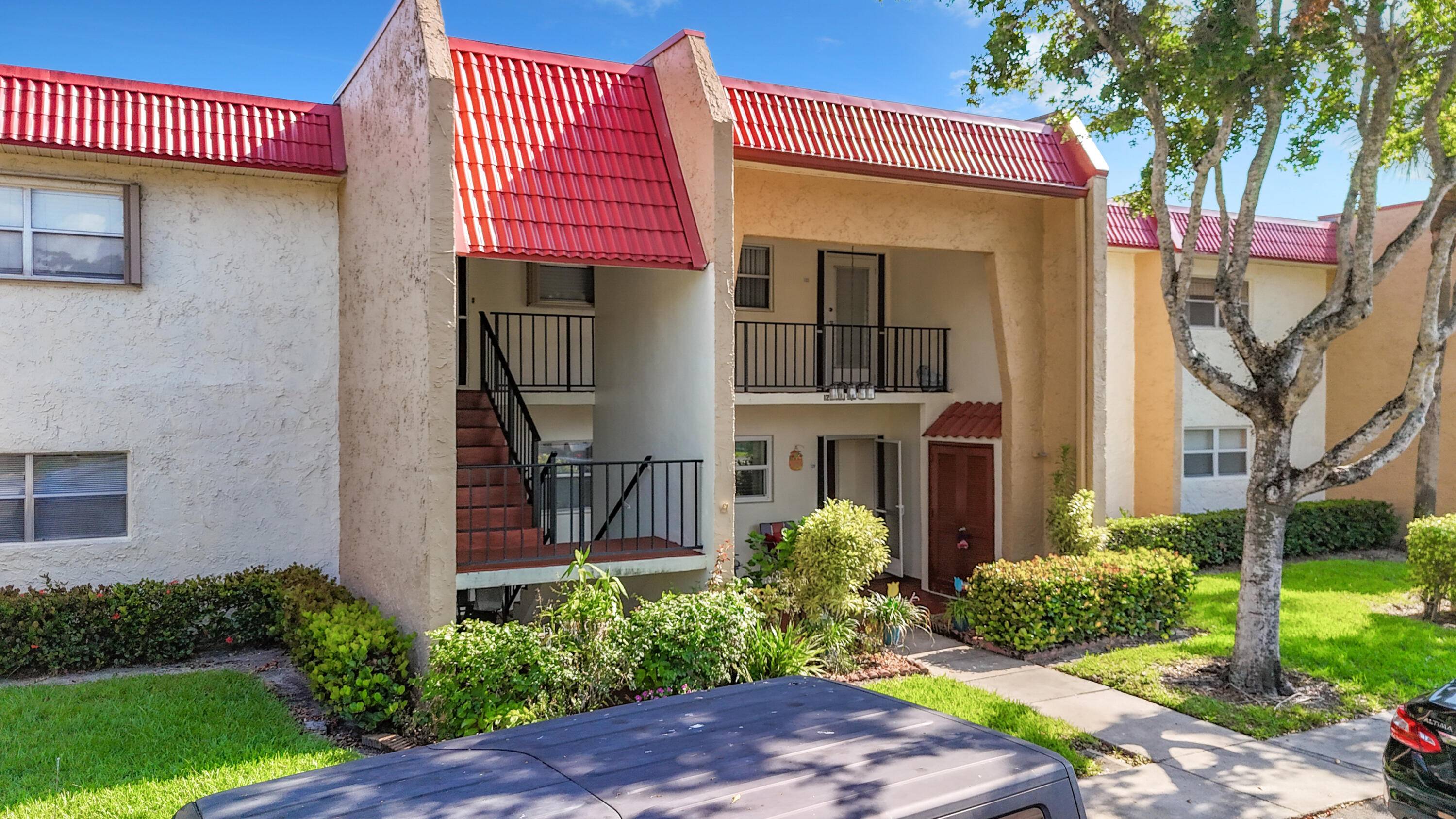Welcome to your new home in the heart of West Palm Beach, Florida !