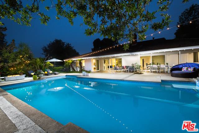 774  N KENTER AVE 4BR Brentwood La