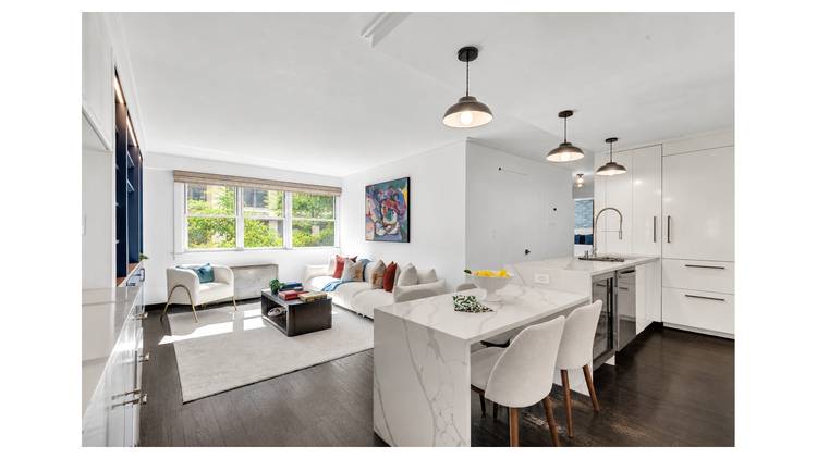 GORGEOUS RENOVATED TWO BEDROOM IN THE HEART OF GREENWICH VILLAGE Beautifully renovated, wonderfully bright and right in the middle of everything you love about downtown Manhattan.