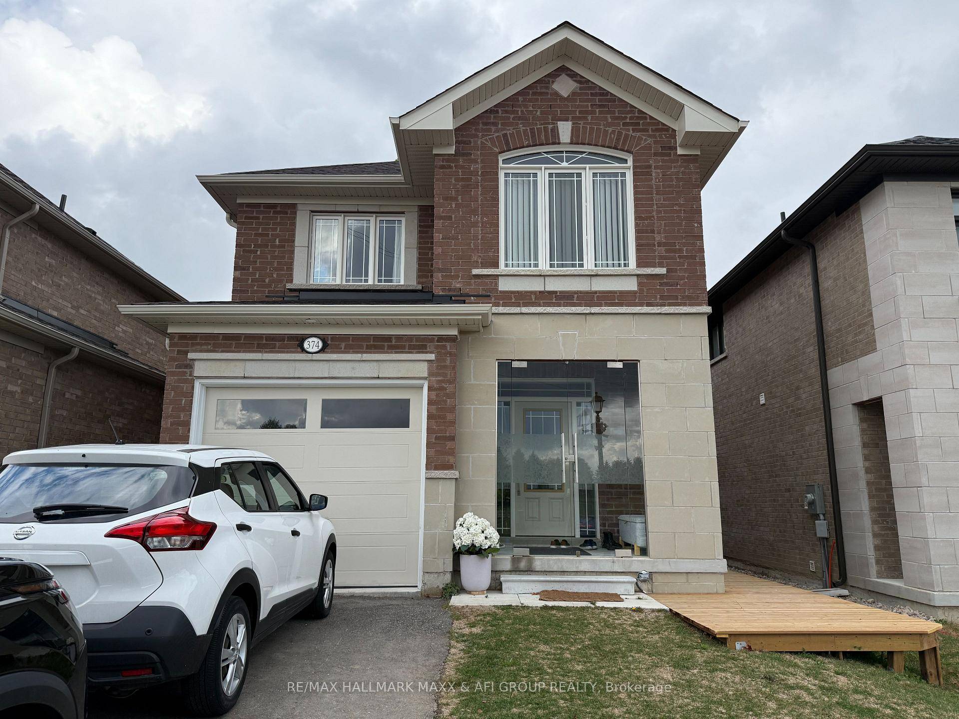 Newly finished 1 bedroom basement apartment with private entrance.
