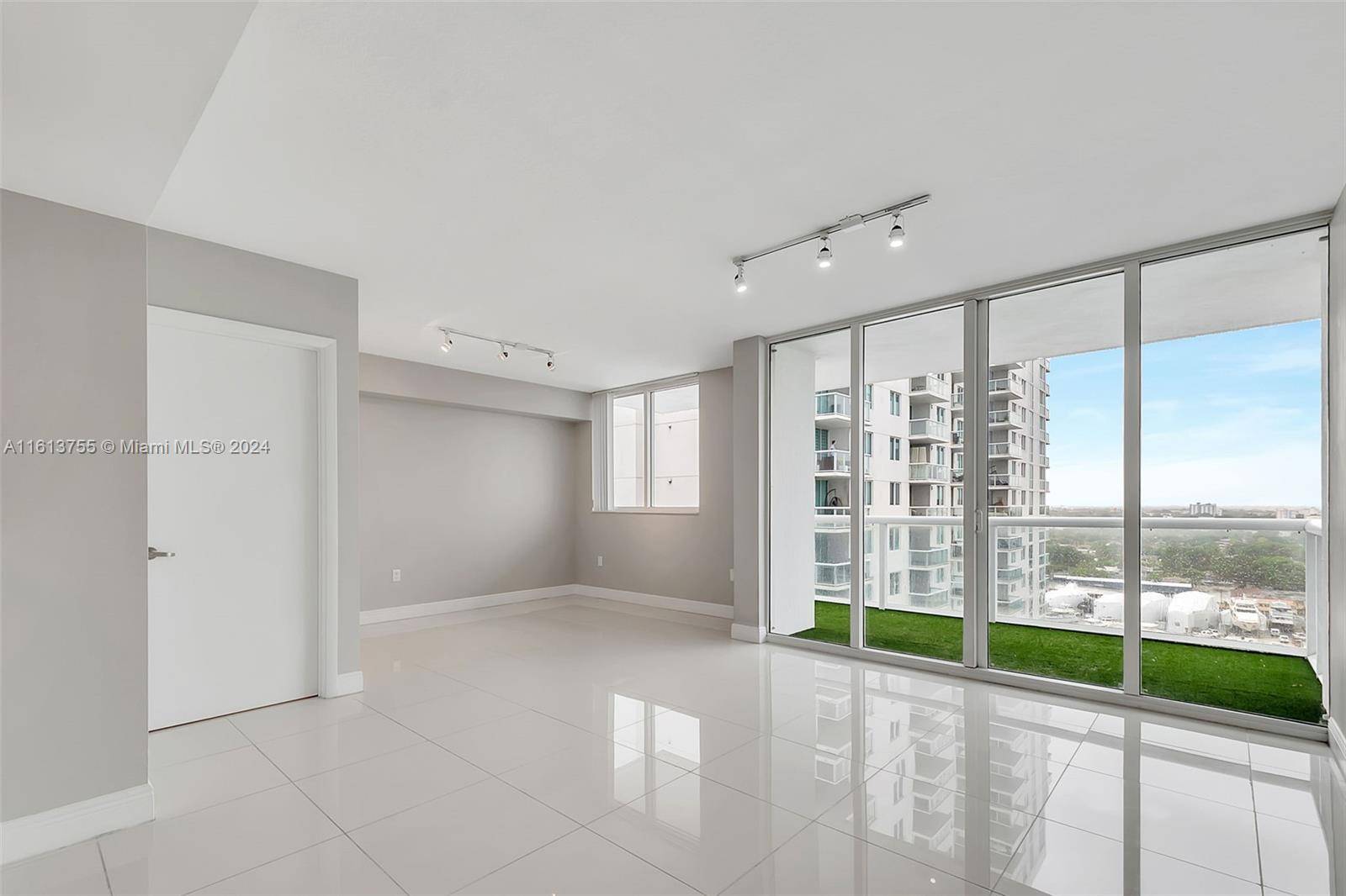 Great starter condo ! This stylish 1 bed den, 2 bath condo in Terrazas Riverpark Village boasts luxury finishes including high end appliances and premium fixtures.