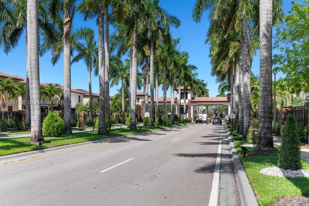 Magnificent contemporary Gated community, offering the newest and exclusive resort style club, 24 7 security, and top rated schools nearby.
