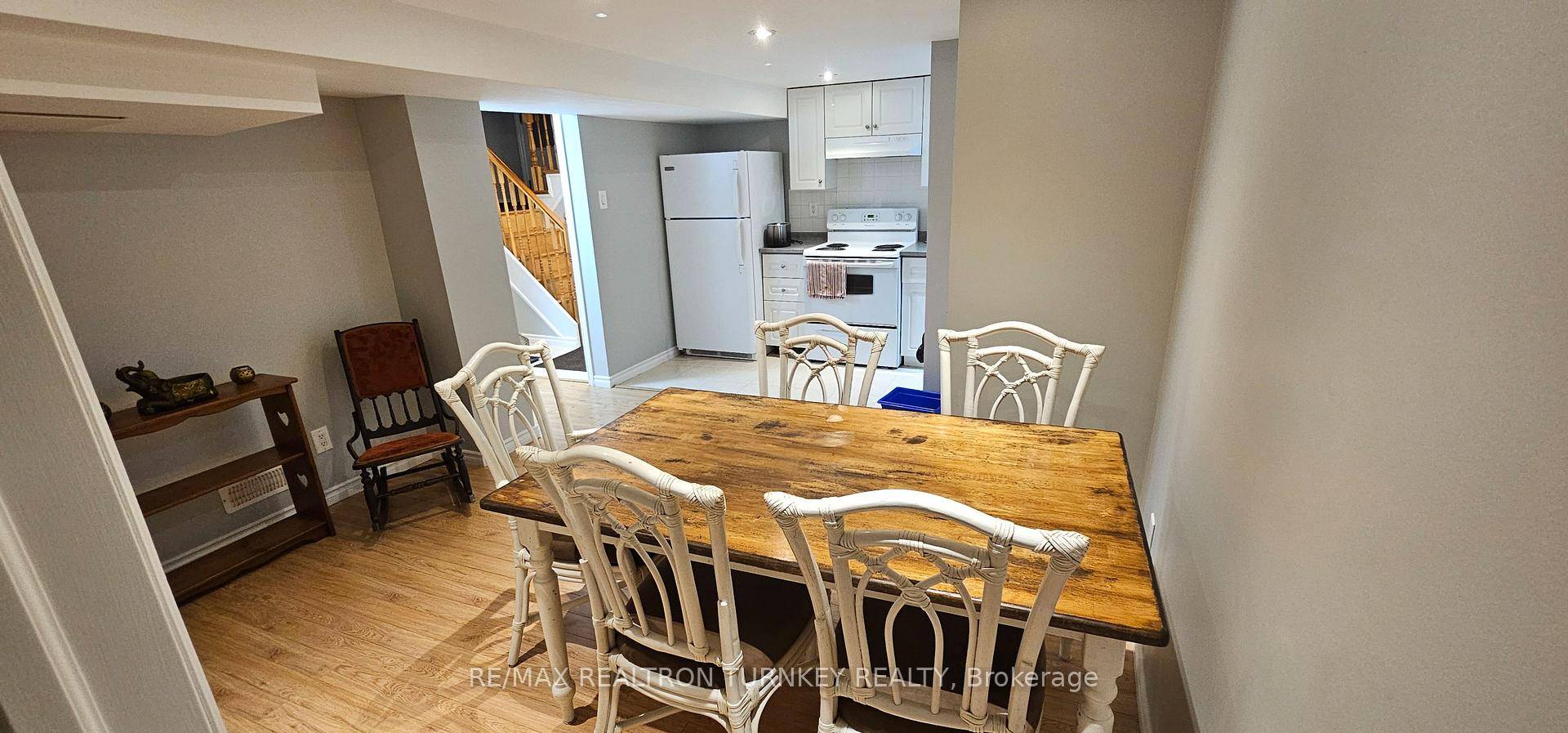 This delightful 2 bedroom lease offers an inviting open concept living space, perfect for daily living.