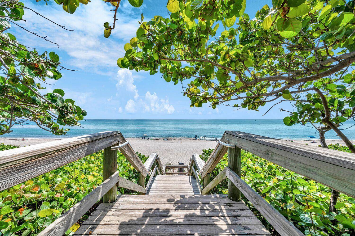 Fabulous Location with Amazing Direct Ocean Views !