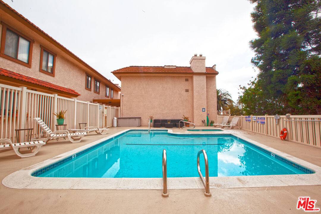 4365   Mclaughlin Ave 2BR Marina Del Rey La