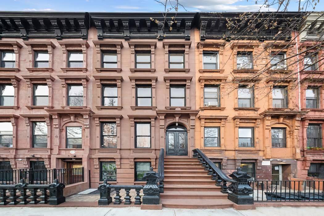 Just Issued April 2025 Certificate of No Harassment CONH makes this park front, 20 foot 1905 townhouse ready for a 21st century renewal.