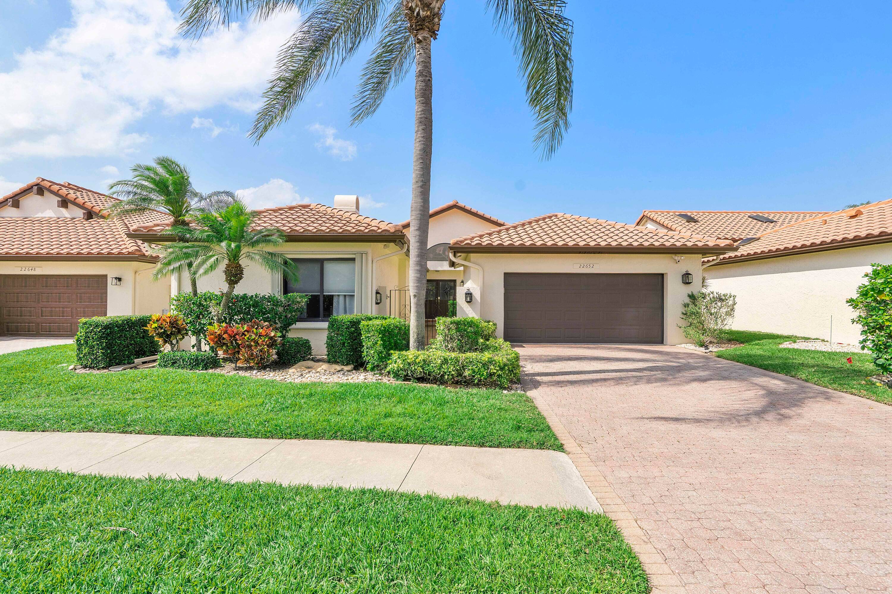 Bright Beautiful Esplanada home with No mandatory membership but you can join at different levels and time periods.