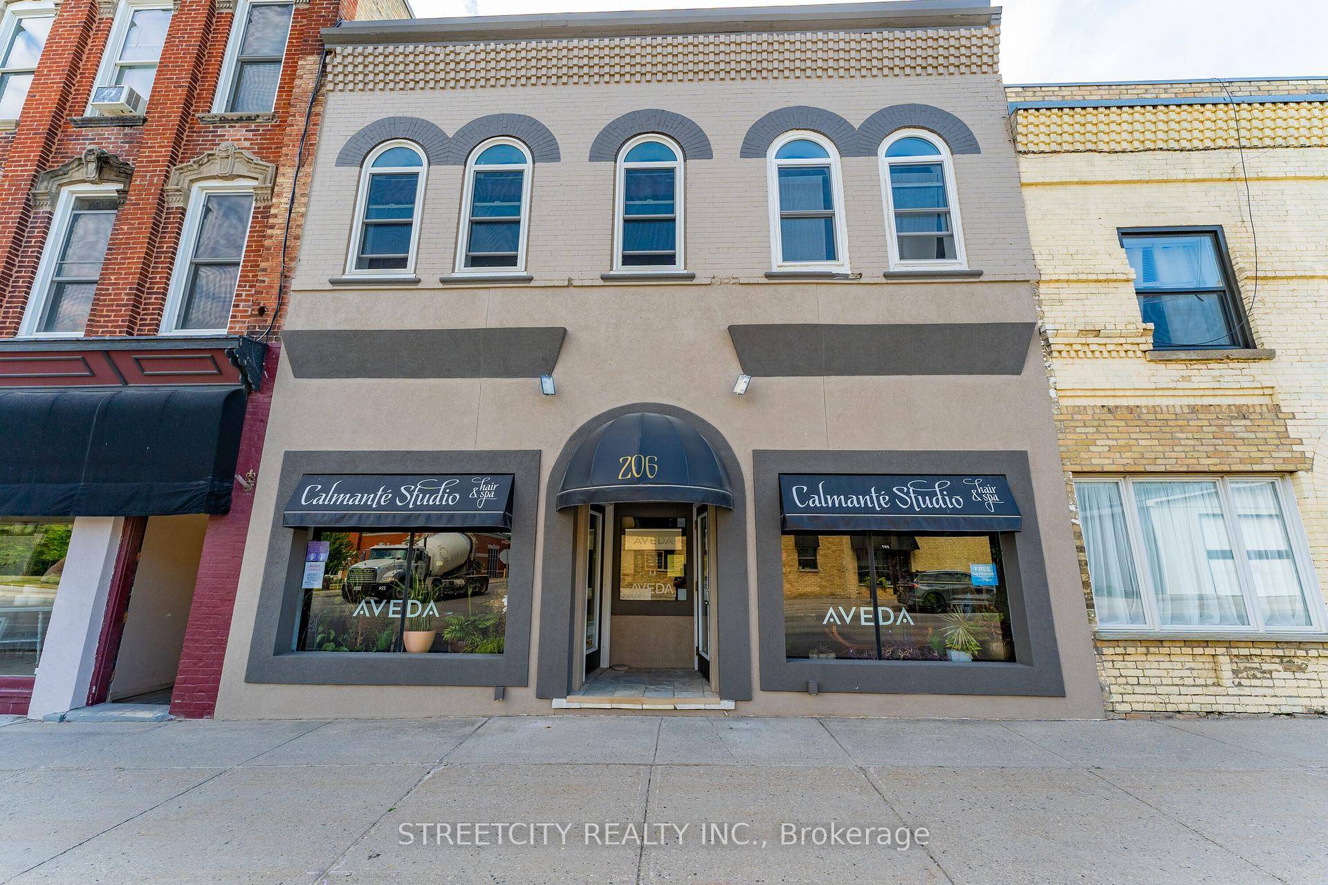 Welcome to 206 Main St, Parkhill.