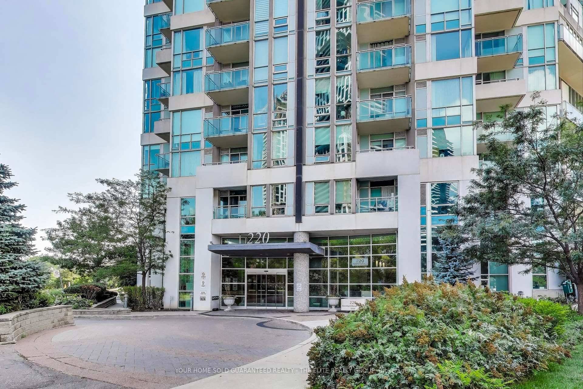 Your Search Is Over ! Fantastic Modern amp ; Renovated 2 Br Den Condo In The Award Winning Citygate 2 Located In The Heart Of Mississauga Directly Across From Square ...