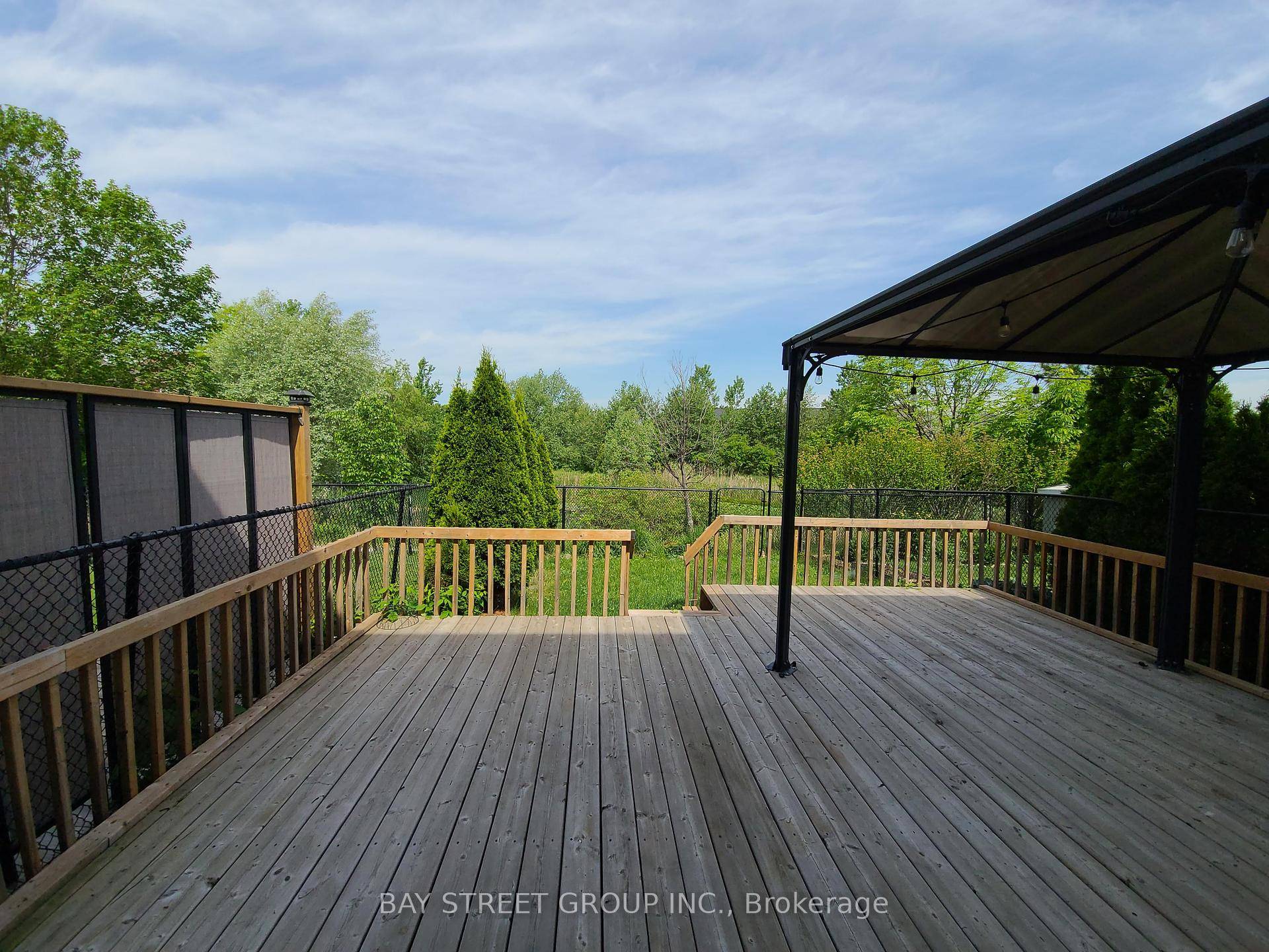 Beautiful Cul De Sac Townhome You Can't Miss.