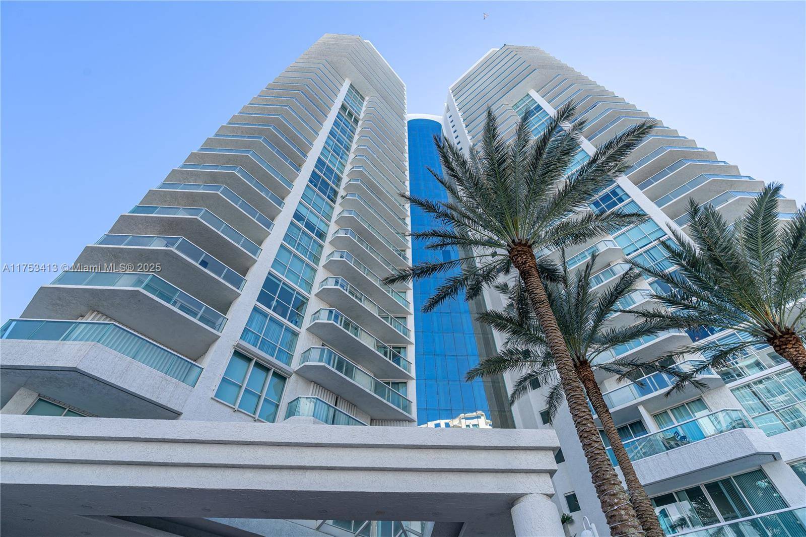 Enjoy panoramic views from this 2BR, 2BA on the 7 floor of Oceania Island, Tower IV.
