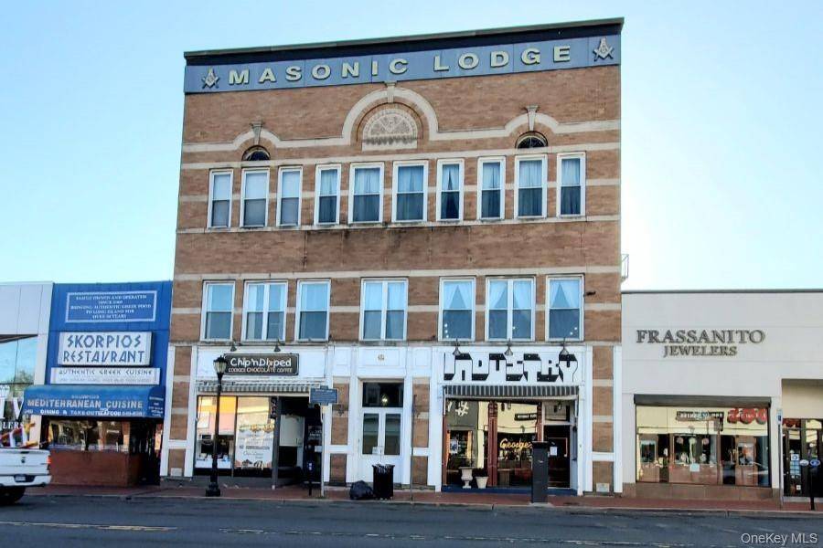 Prime Retail Space for lease on New York Avenue in Huntington.