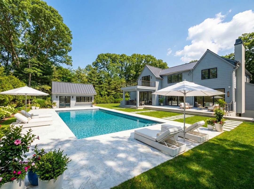 A Custom Transitional Estate Near Southampton Village