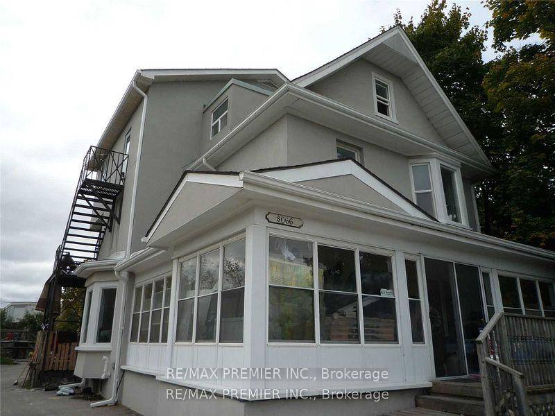 Spacious 2 bedroom apartment on 3rd floor of house.