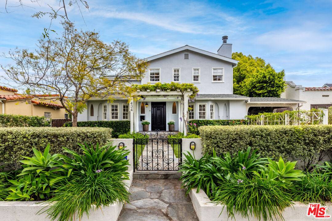 434  N Beachwood Dr 6BR Mid Wilshire La