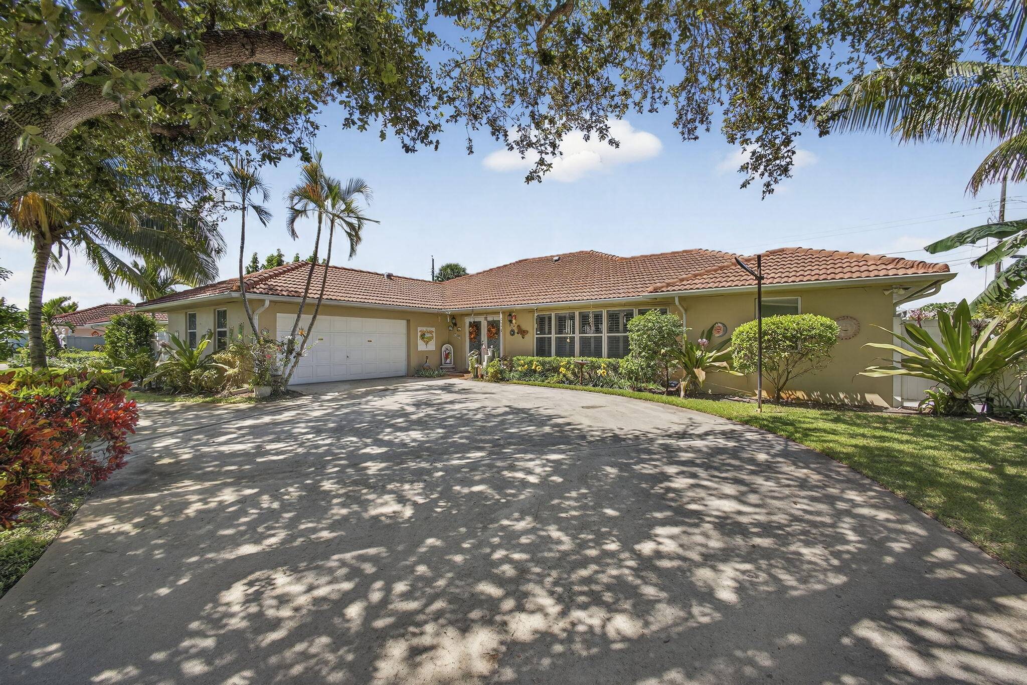 Welcome to this beautifully maintained home in the sought after community of Lake Clarke Shores.