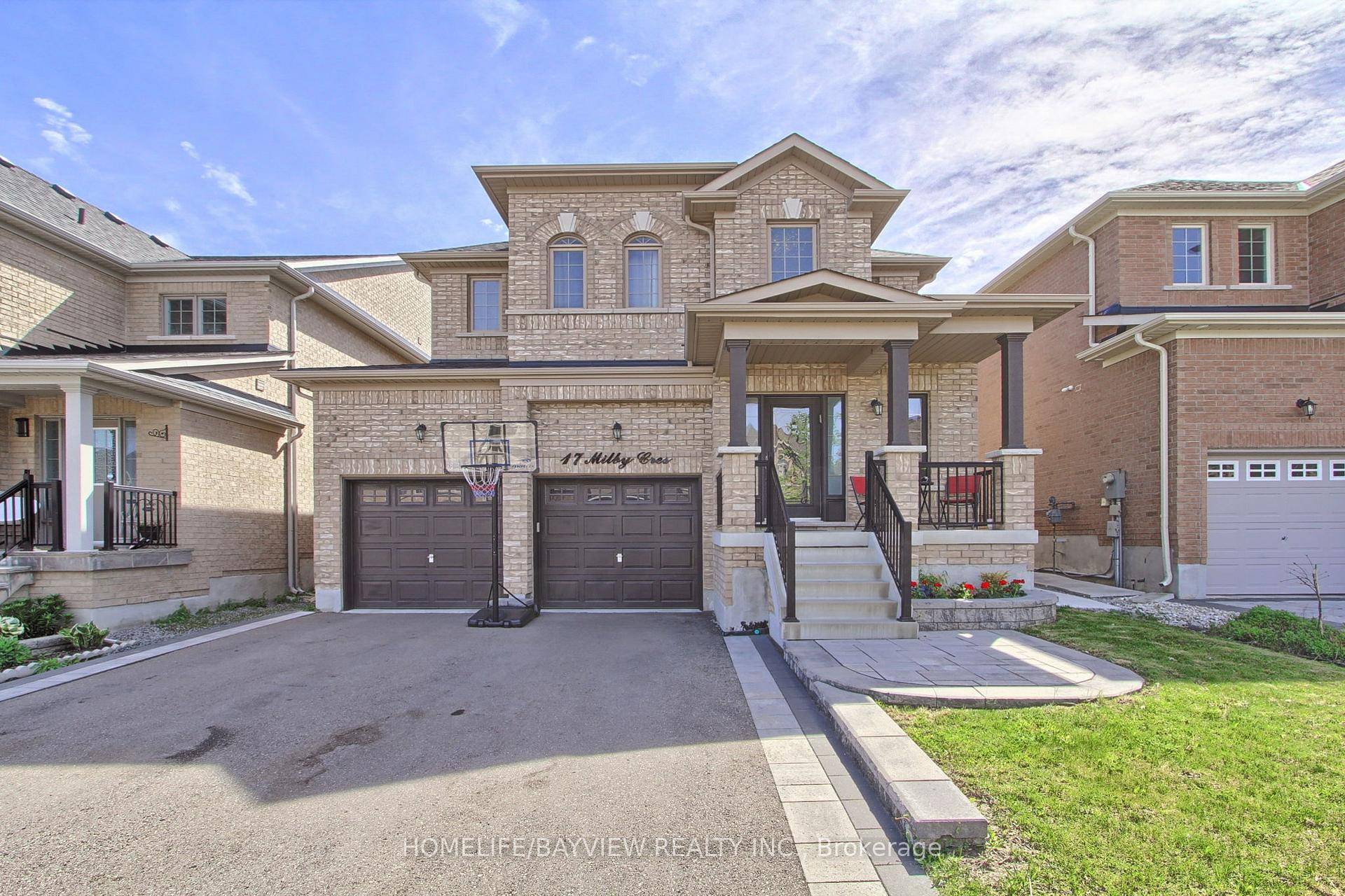 Very Bright, Open Concept 4 Bedroom Home Located In One Of The Best Family Oriented Neighborhoods Of Bradford, Shows Like A Model, Real Pride Of Ownership.