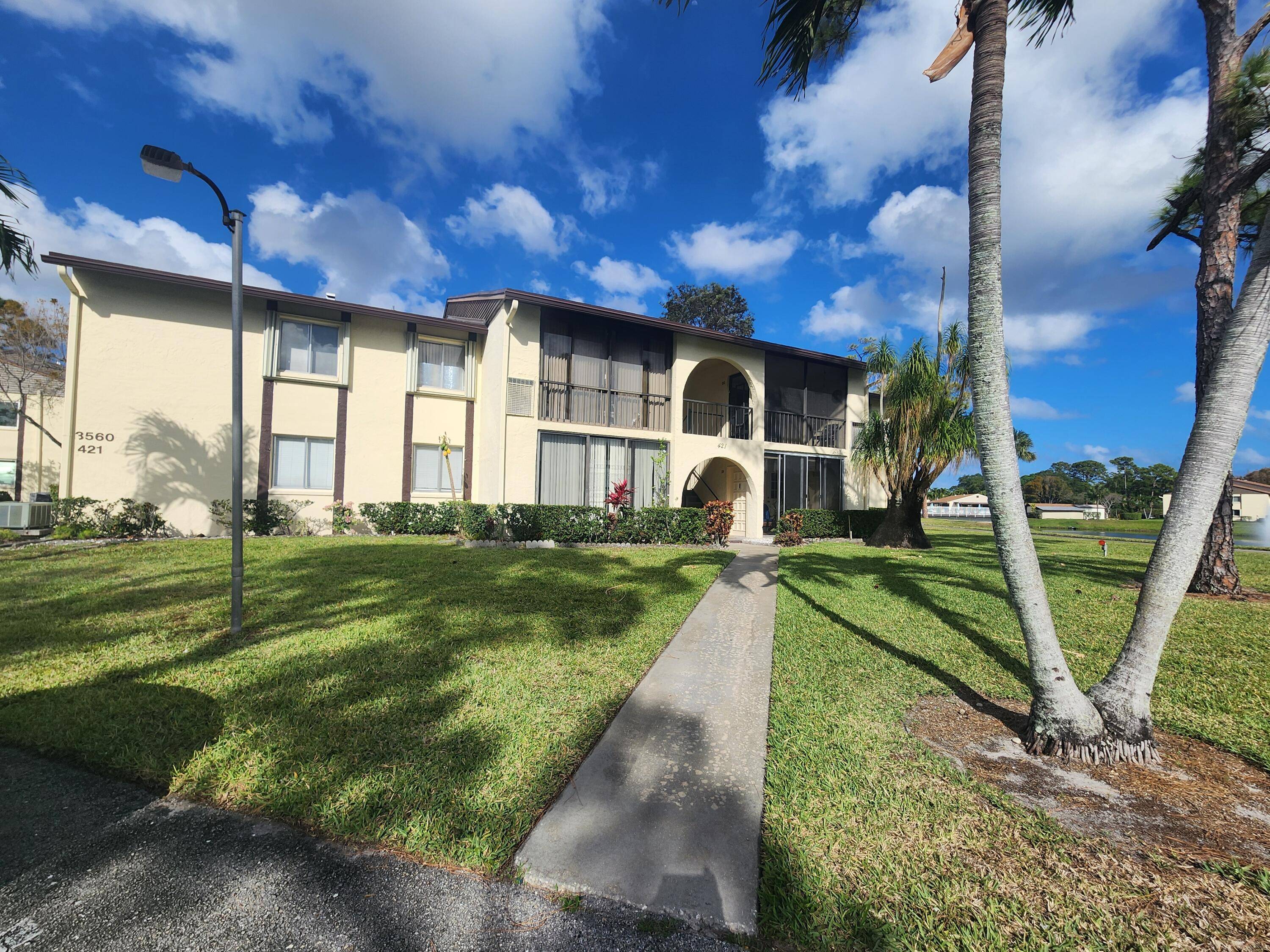 A MUST SEE ! ! CONDO FOR SALE 175, 000BEAUTUFUL CONDO ON THE 1ST FLOOR IN A GREAT 55 PLUS COMMUNITY !