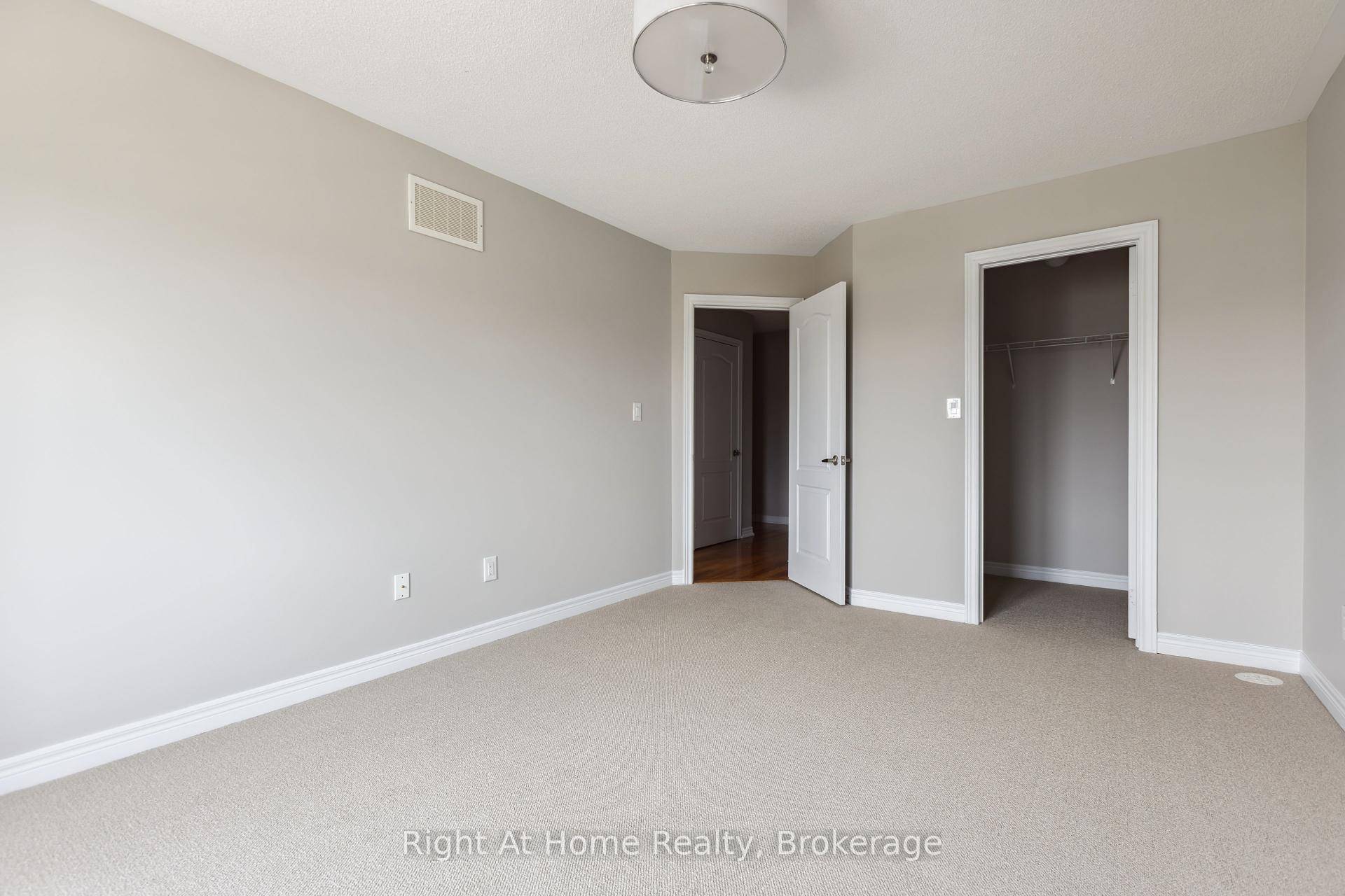 This beautiful and Bright Two Bedroom Townhome is located in Oakville's Desirable West Oak Trails, a Family Oriented Neighborhood.