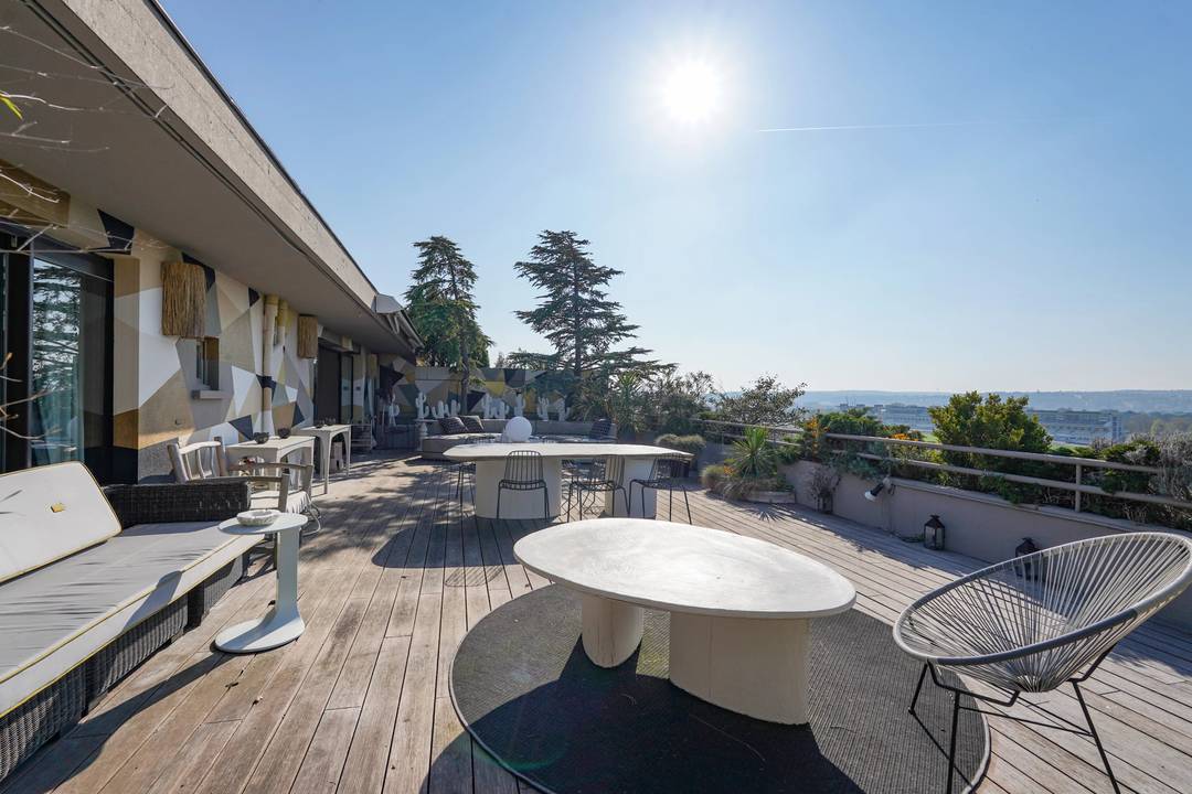 Penthouse & Panoramic Terraces – Paris 16