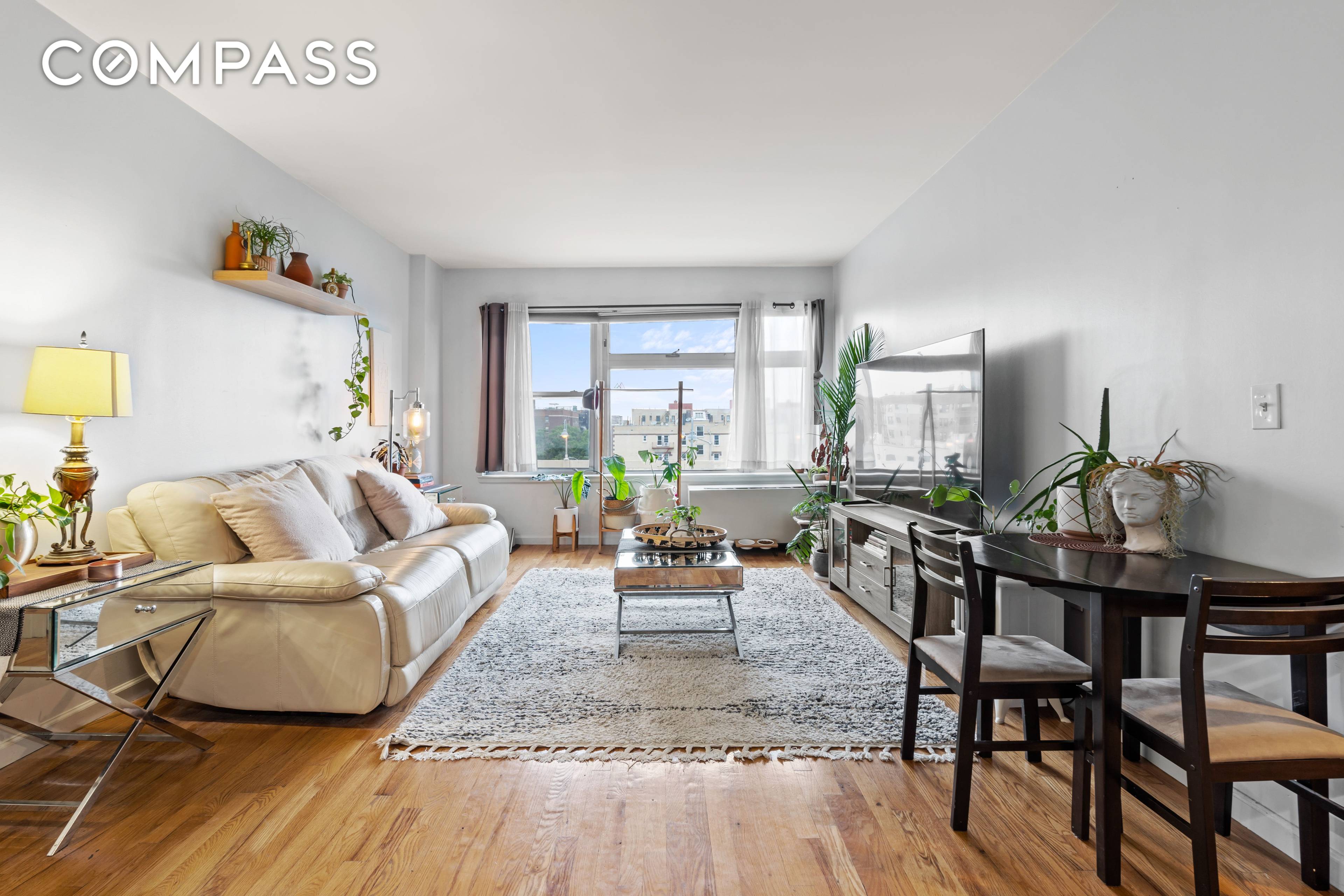 Welcome to the Phoenix ! Spacious two bedroom, one bathroom in the heart of Sunnyside !