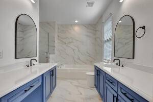 Amazing opportunity to be in East Boca in an updated move in ready townhome !