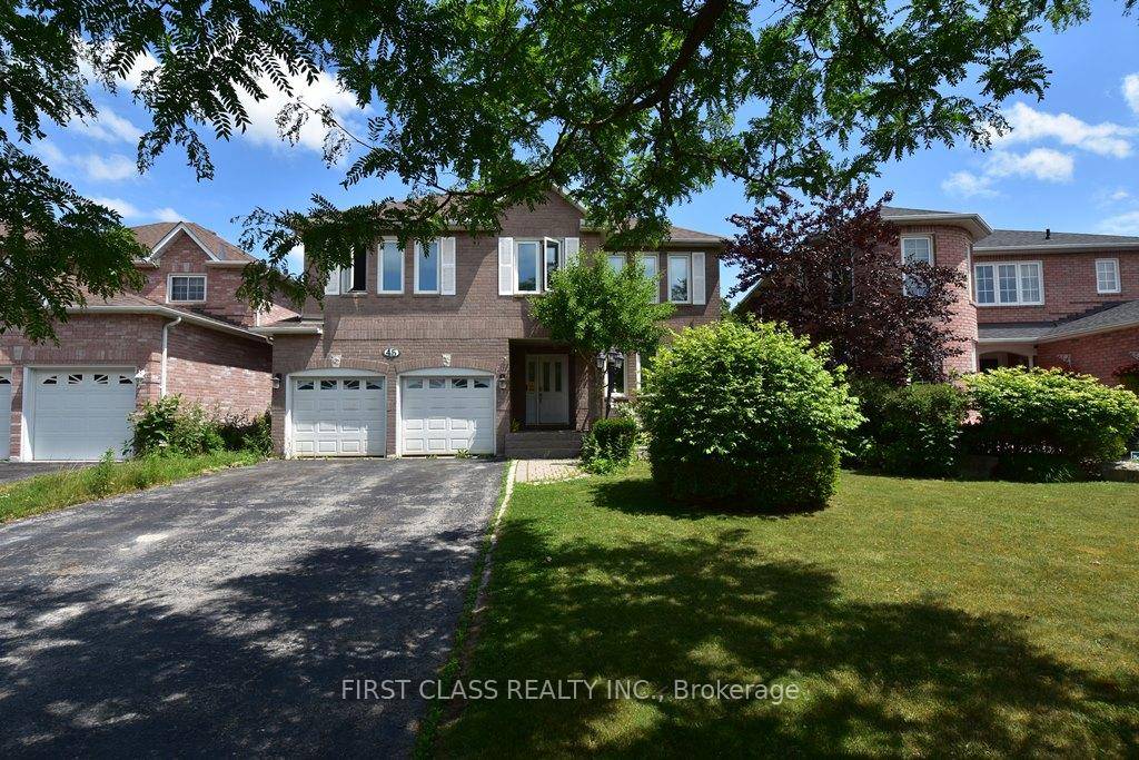 DREAM FAMILY HOME ! Spacious 4 1 Bed All Brick Gem in Whitby w Park Access !