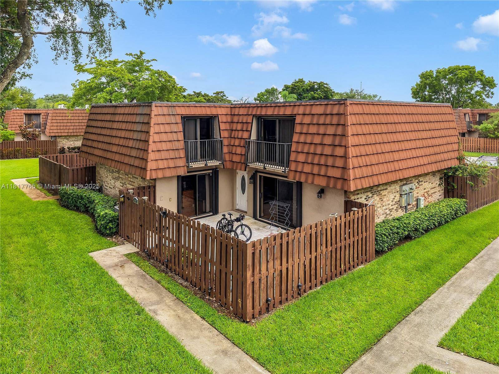 Welcome to this ready to move in 2 bedroom, 2.