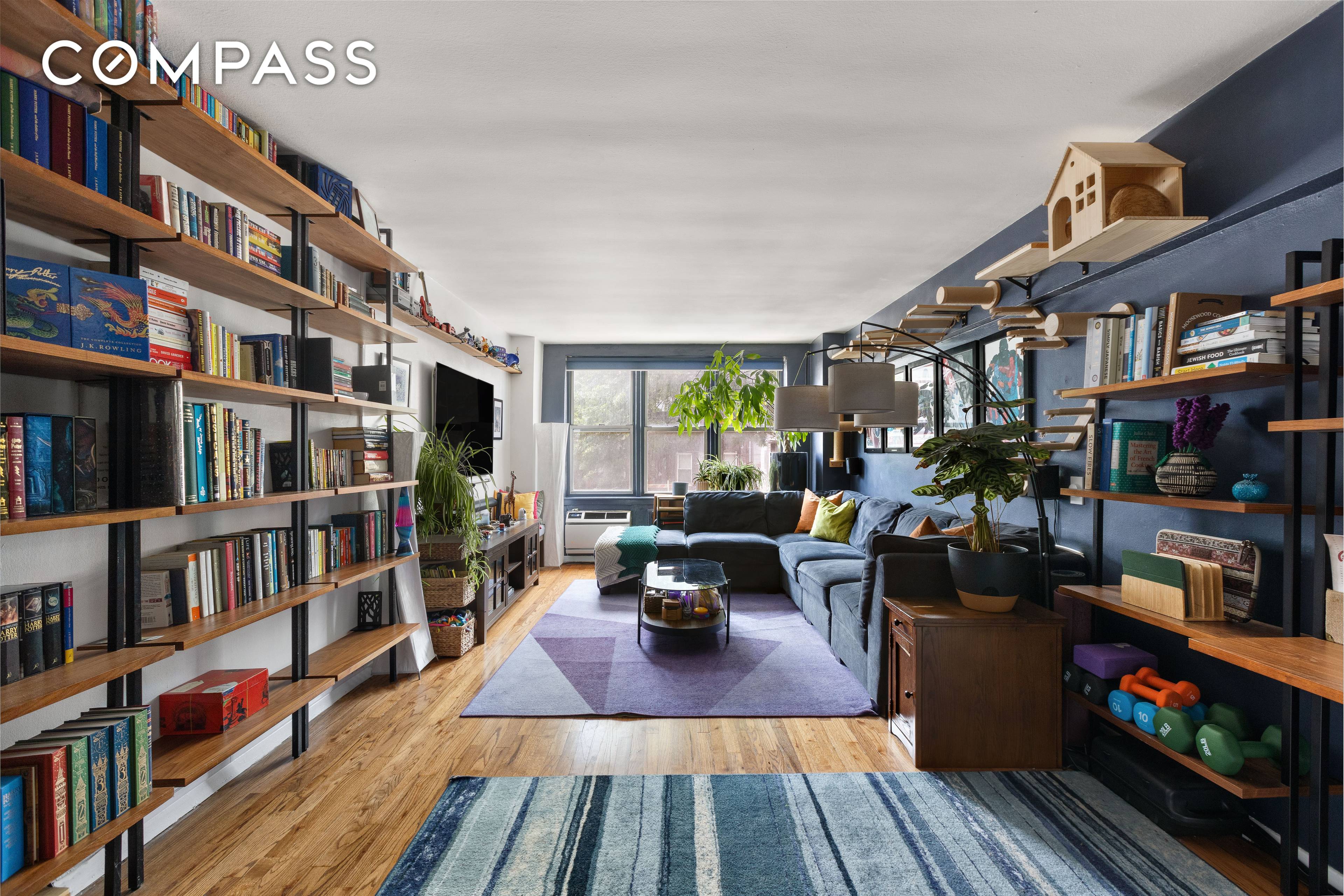Welcome to unit 2F at 495 e 7th Street !