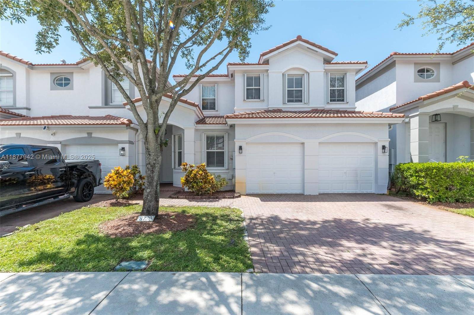 Absolute bargain, unbelievable price, price low and firm for your pre approved buyer who wants a great deal on the nicest house, HURRY !