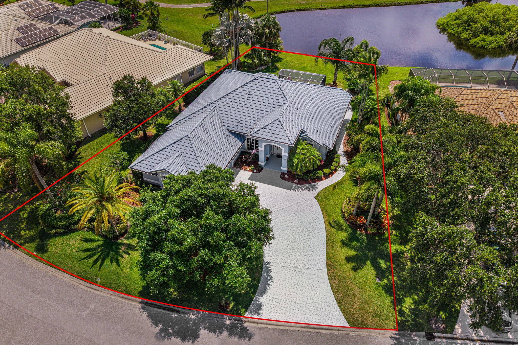Welcome to Sanctuary Drive, of Country Club Estates.