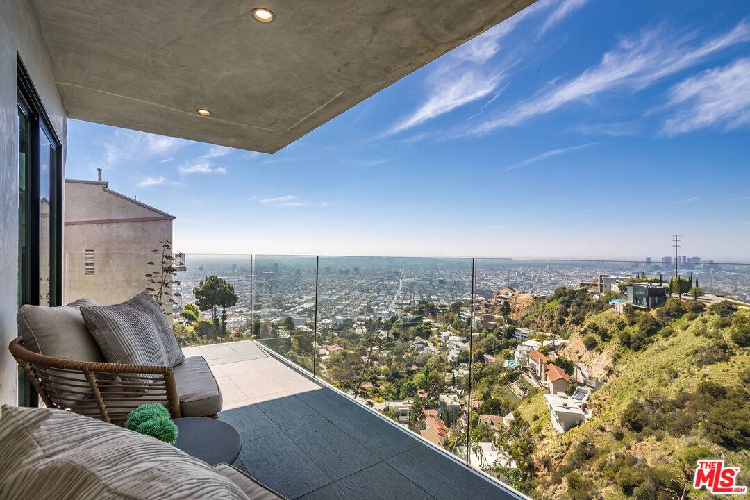 8506 Magnolia Dr 1BR Hollywood Hills East La