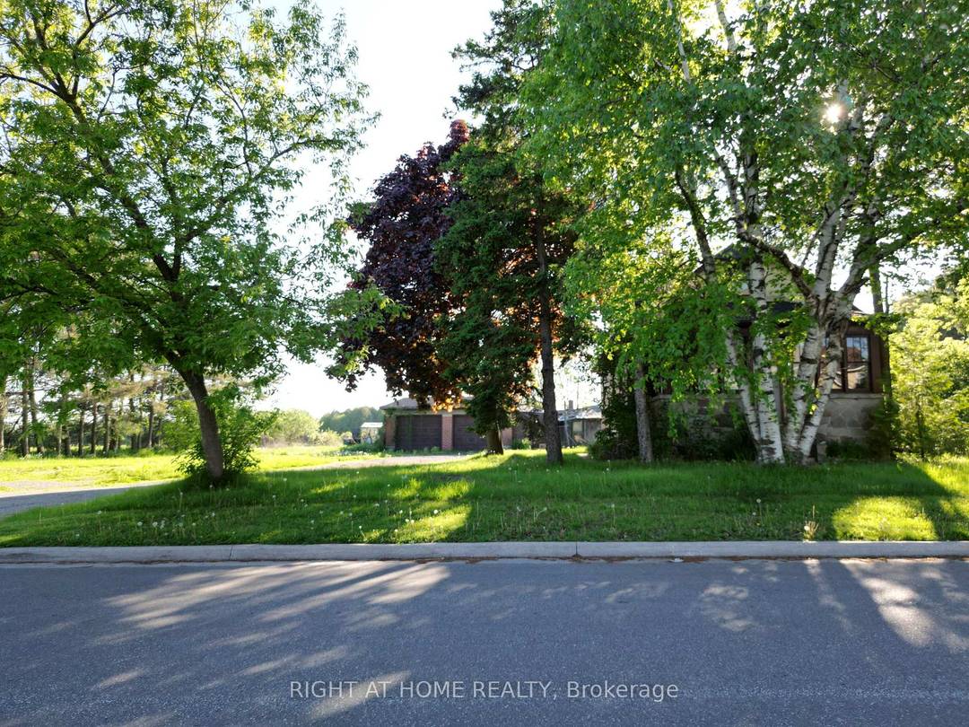 DON T MISS THIS AMAZING OPPORTUNITY LOCATION LOCATION LOCATION Invest in this RARE 20 ACRES of Prime Real Estate Rare Find in North Oshawa Attention DEVELOPERS Attention BUILDERS INVESTORS Currently ...
