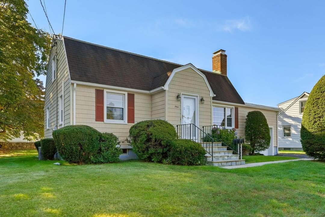 Nestled on a quiet street in Norwalk's desirable Spring Hill neighborhood, this charming Cape Cod Colonial offers 1, 583 sq ft of comfortable living space with 4 bedrooms two on ...