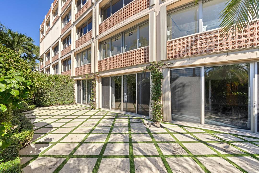 This elegant CO OP offers classic Palm Beach living, ideally located steps from the new town marina, park, and Worth Avenue.