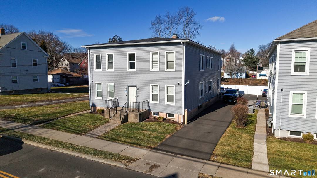 Investment Alert ! This exceptional four unit apartment building hosts a total of 8 bedrooms and 4 bathrooms, making it an ideal acquisition for investors looking to expand their portfolio ...