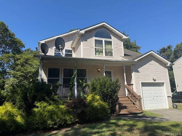 Welcome home to 134 Yaphank Rd, Coram, NY 11727 !