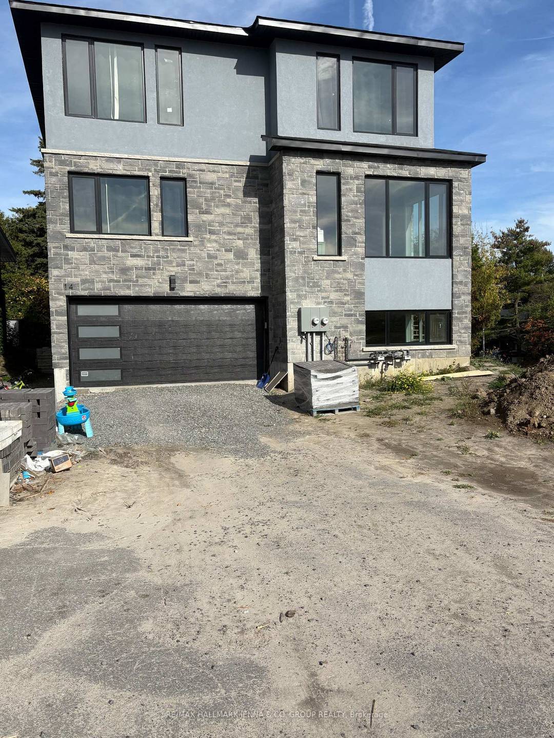 Brand new auxiliary unit just completed in one of Kanata's established and desirable neighbourhoods !