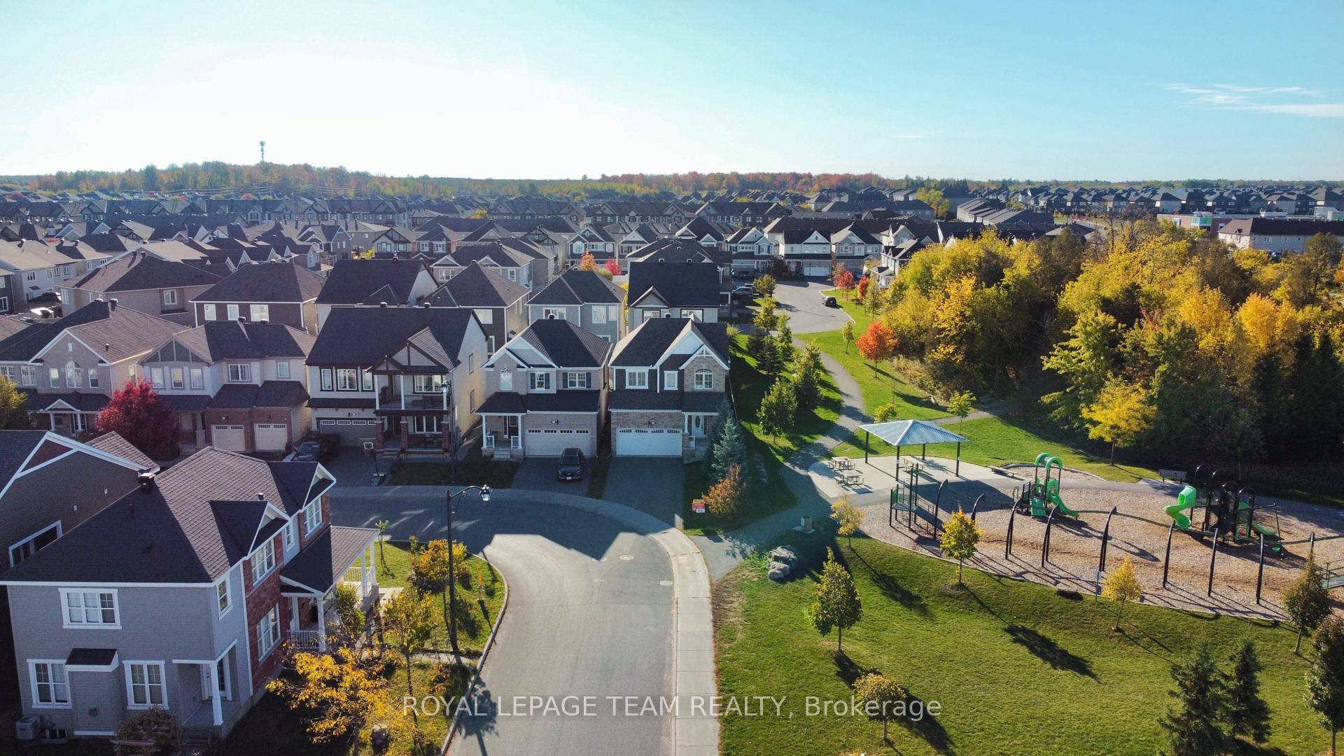 OPEN HOUSE SUNDAY, OCTOBER 19TH 2 4PM Welcome to your next home !