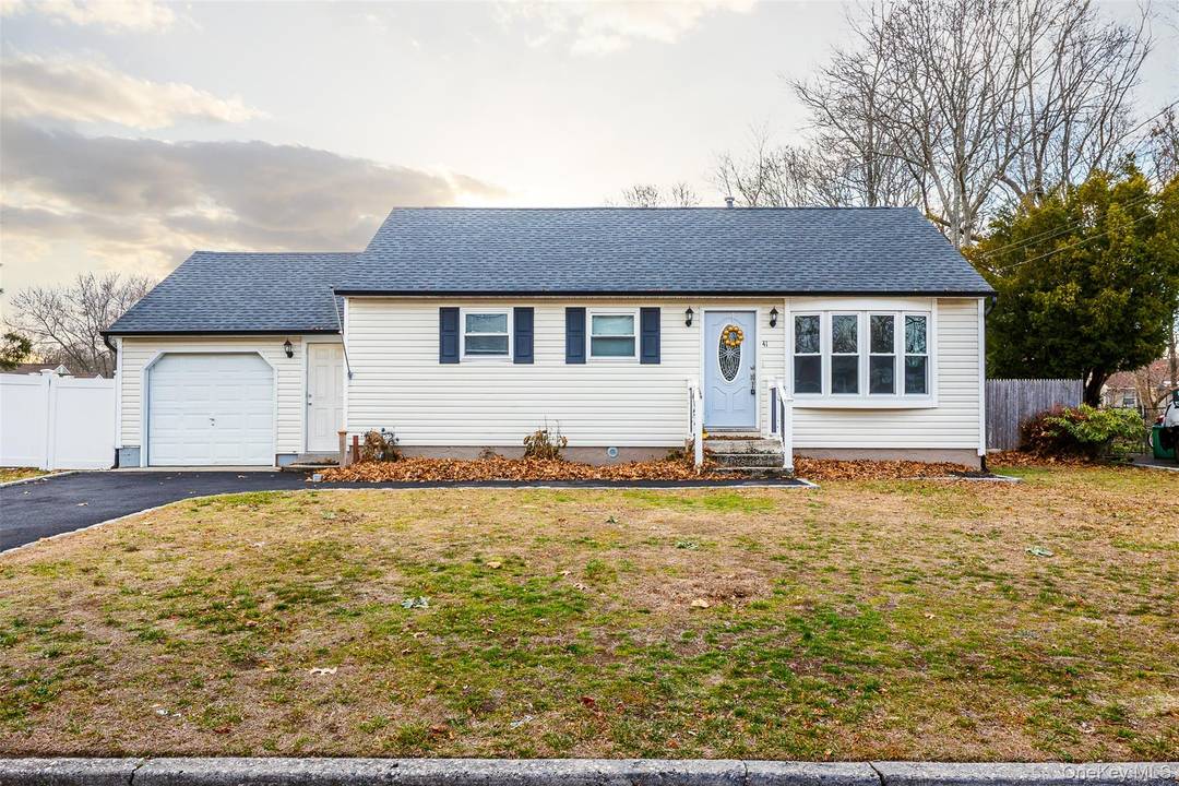 41 Morning Drive in Centereach is a charming and well maintained 3 bedroom, 1 bathroom home that offers a comfortable layout perfect for everyday living.
